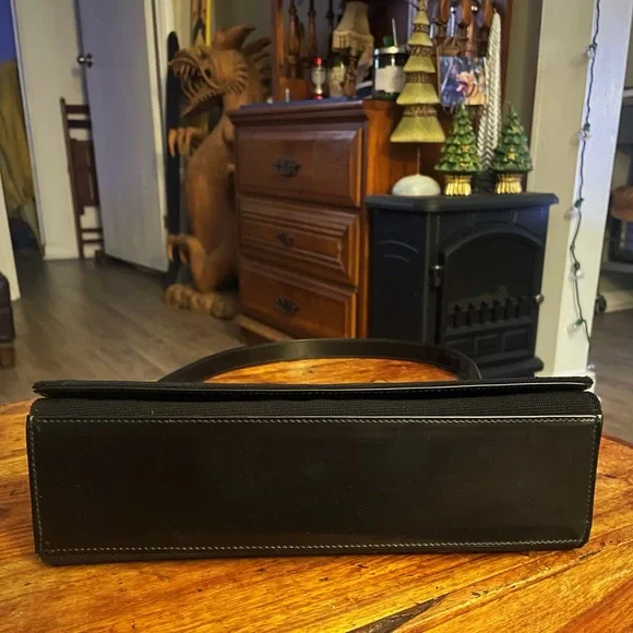 Gucci Authentic Vintage Gucci Shoulder Bag Pristine - Picture 4 of 5